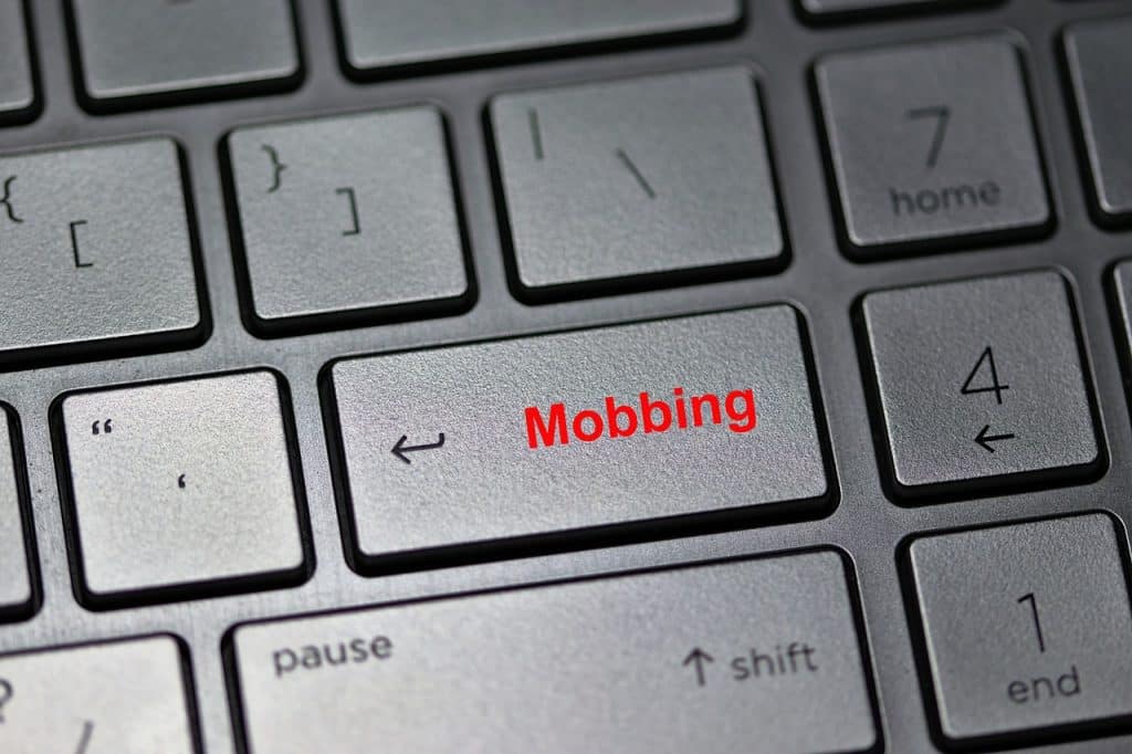 Tastatur mit dem Wort Mobbing